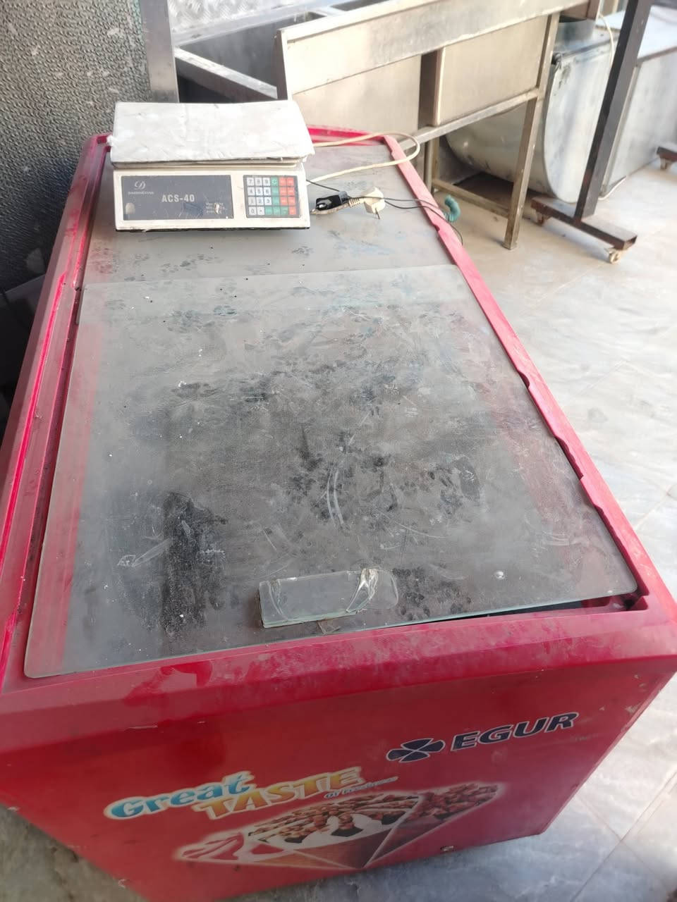 بيع غراض محل كامله مال دجاج 
شوايه و هلاسه و مذبحه ومجمده و مبردات ثنين وسنك و طبكات لبيع خاص او تصال عل رقم ***********
