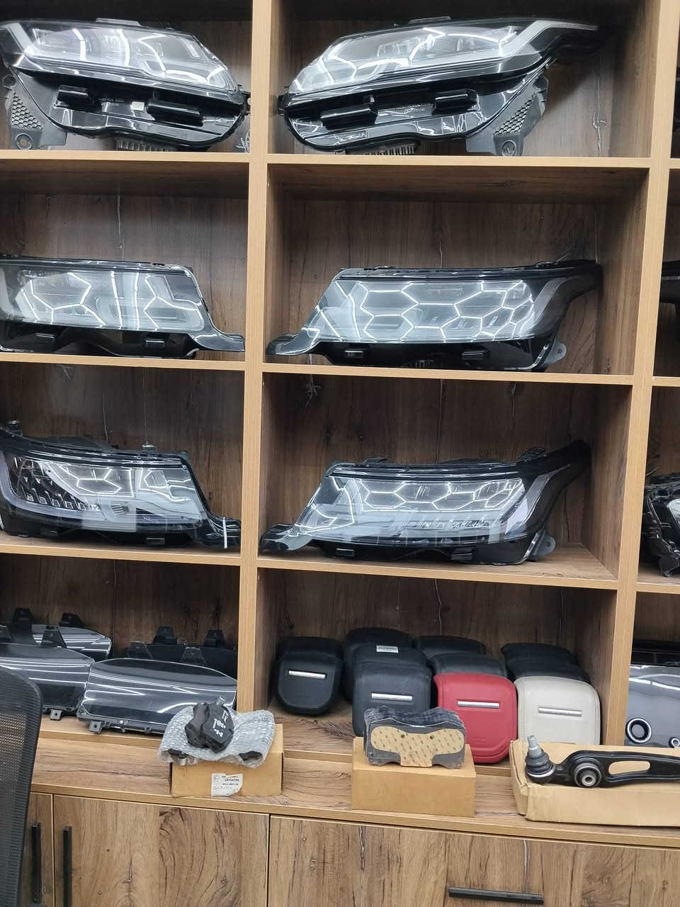 AUTO LAND
قطع غيار رانج روڨر مستعمل وجديد معسكر الرشيد مجمع المكارم
***********
