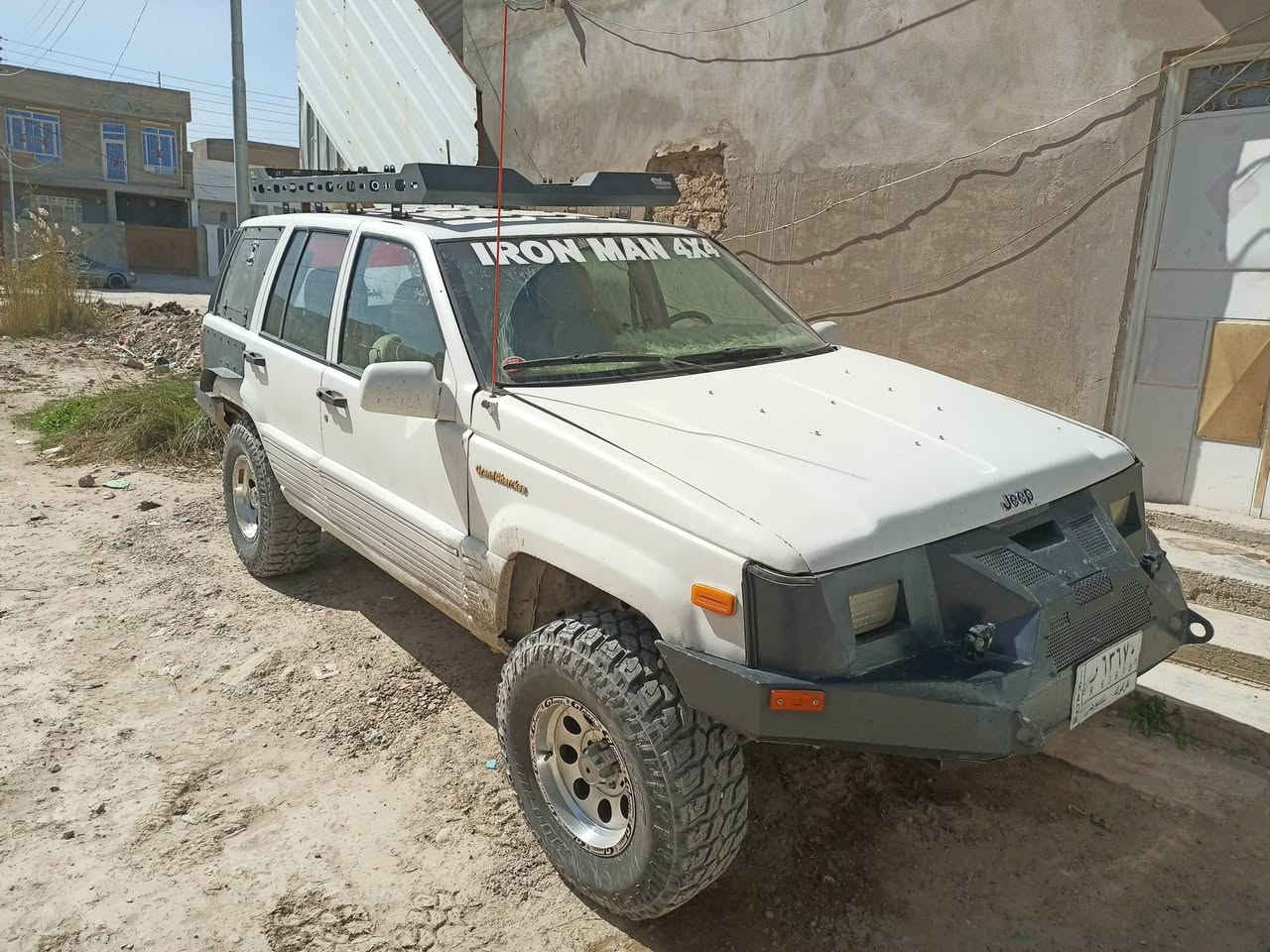 من رخصه الادمن السلام عليكم جيب شيروكي موديل 1993 رقم كركوك تحويل ثاني يوم الداخل بيجي دوشمه جديده ارضيه وكشانه كير ومكينه بلاديه خير من الله السعر 42ورقه وبيهه مجال مكان السياره صلاح الدين سامراء رقم الهاتف ***********
