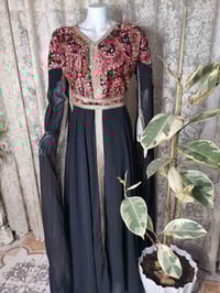 قياس ٤٦ • ملبوس مره وحده • توصيل كل المحافظات