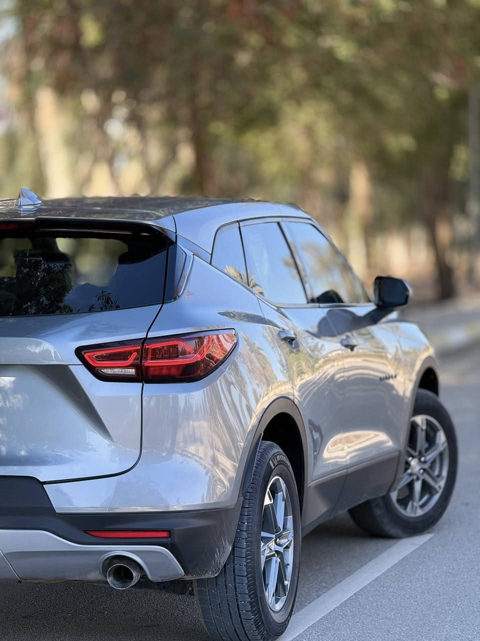 السلام عليكم 
بلايزر 2023 دخول جديد بدون رقم تترقم جميع محافظات العراق 
مكينه 2000تيربوً 
ماشيه 23mi 
السياره بدون صبغ ولا تبديل ليبل واحد 
صور الضرر مرفقه بالمنشور 
لاستفسار /*********** 
السعر 193 وبي مجال 
موقعها / بابل _لمسيب
