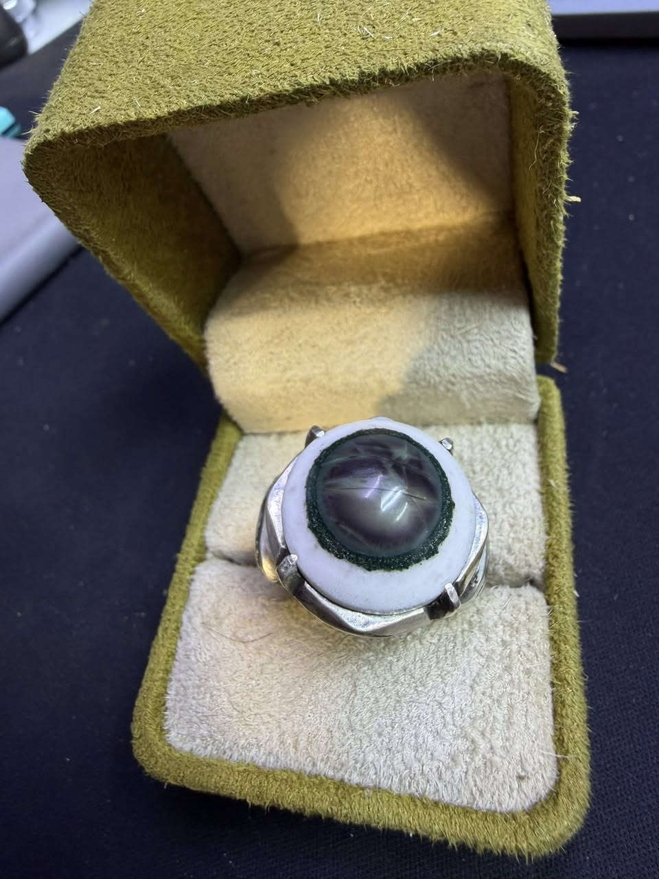 خاتم جزع  يماني بقري عين صريحة مصور داخلها صياغة يدوية عراقية ثقيلة


**إذا كنت صاحب هذا الإعلان وتريد حذفه لأي سبب، رجاءا أرسل رسالة إلى الدعم الفني**