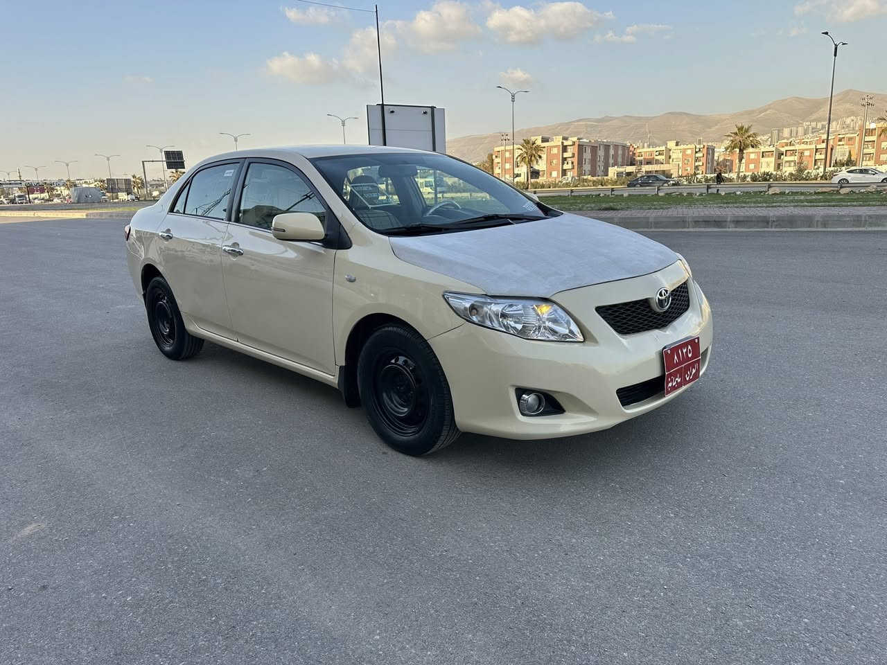 بەناوی خوا کرولا مۆدیل ٢٠١٠ بیلاد تەکسی  کراوە بە ئۆتۆماتیک  سەیارەکە زۆر جوانەو ماڵی دۆستە دوو پارچەی بۆیاخە سۆنەرەکەشیم داناوە چەمە لخی پیشەوە و بۆنیت. بۆیاخە پیشی لای دەبەی ئاوەکە تۆزیکی هەیە   سەیارەکە فوڵ جوانکارییە سەنەوی هه تا ٢/٣/٢٠٢٦  تازەیە سعر ١١٥ گەڵا
***********
***********
