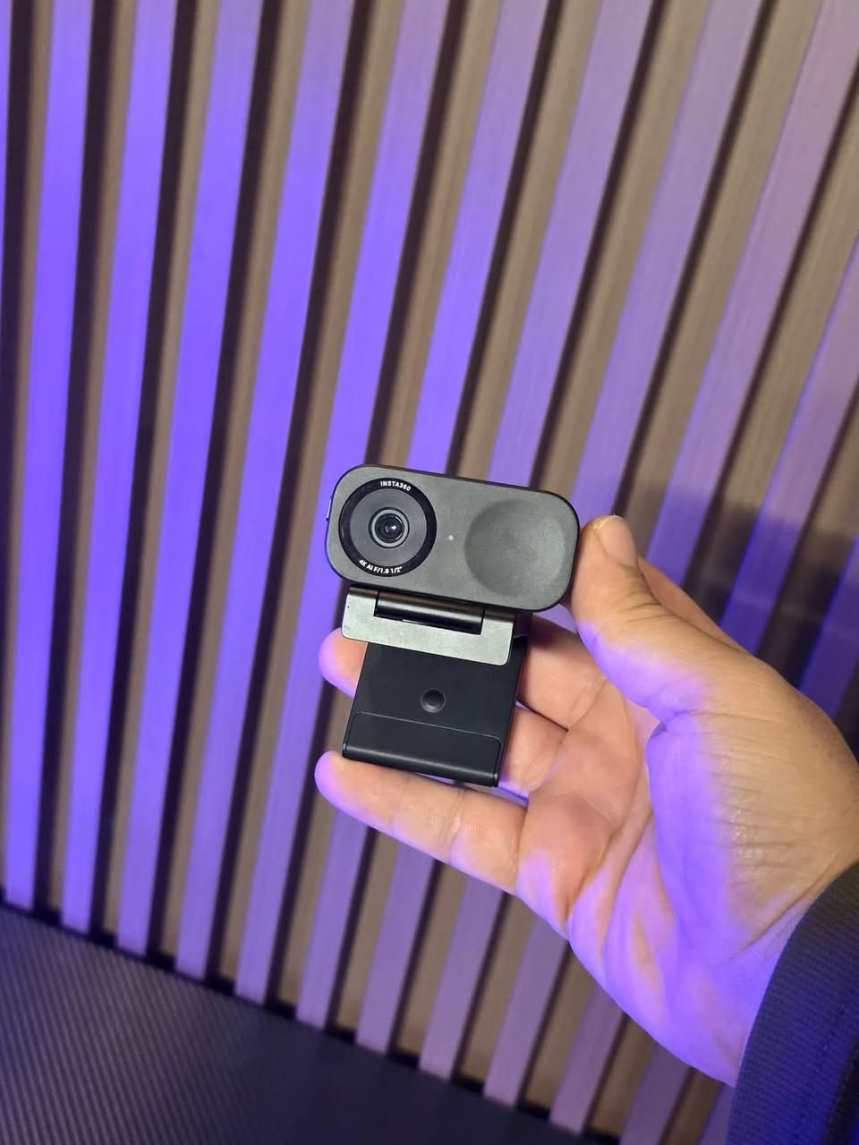 Insta360 Link 2c 
4k ويب كام 
اخت جديد 
قفلة ١٢٠ الف مع توصيل
***********

