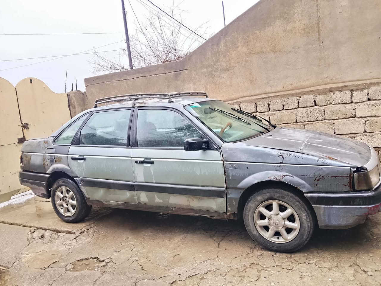 باسات
موديل1991
رقم نينوى انكليزي 
شرط التحويل
صاحب الشرعي اني
طخم تواير جدد
غرامات 100الف عل مشتري
كير شرط. محرك يصرف
ضرر سقف من جهه النفر
$السعر26وبيها مجال 
اسيا ***********
كورك ‏‪0751 065 5716‬‏
