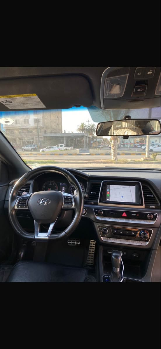 سوناتا سبورت فول  
الموديل : 2018
اللوحة : رقم اربيل 
السعر المطلوب : 127 ورقة مع المجال البسيط
نوع الحادث : صبغ جاملغ ايمن خلفي و باب ايسر خلفي و باب السائق مبدل فقط حادث خفيف 
اللون : اسود 
_____________________________
الــمــواصــفـــات :-
1 - محرك 4 سلندر 2400 
2 - كشنات جلد اسود (اصل)
3 - كاميرا دوار ستيرن
4 - شاشة كبيرة للتحكم في ايعازات السيارة
5 - رادار تحديد مسار 
7 - ايرباك 
8 - منافذ USB امامي خلفي
9 - سستم صوت متكامل
10 - تحكم ستيرن جهتين
11 - نظام ABS مانع انزلاق
12- رادار جانبي
13- تشغيل بصمة + ابواب 
14- اشاير بالمري
15- شاحن وايرلس
17- شفتات 
16-كشن سائق كهرباء
18 - وباقي المواصفات الفول 
19- ستيرن سبورت D
20- دبل اكزوز 
21- كيجات كيلو متر 
22- فتحه سقف
وارد كندي 
اتصال : *********** النجف, العراق
