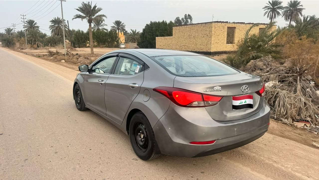 السلام عليكم
الانتره 2015 خليجي 
للبيع او المراوس حسب القناعه
محرك 1800 
رقم مثنى الدولي
السياره فول مواصفات
فتحة سقف
اشاره بالمري 
مري قلاب
لد 
وشاشه 
وبعد بيها مواصفات
بيها رش باب السايق فقط
مكفوله من الفتح والتبديل فقط رشه اباب السايق
السعر 120 وبيها مجال قليل
للاستفسار
***********
