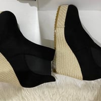 حذاء جديد • مقاس ٤١-٤٢ • السليمانية