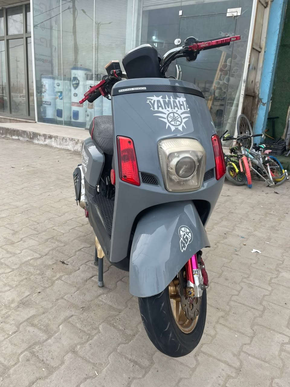 سلام عليكم شباب دراجه للبيع فول تزويد ماناقصه شي دراجه بيه مكينه أربع ما معروفه شكد دراجه بيه ويل مختلف بيه صدر قزم او صلنصه جيسو حديث *********** (مكلف بل نشر )
