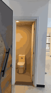 شقة للايجار مساحة 113 في مجمع السلام السكني تحتوي على غرفتين نوم + صال...