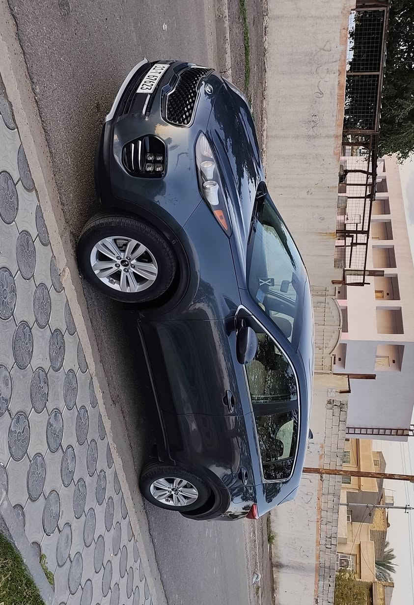 سبورتج 2018 أمريكي 
محرك 2400 GDI 
ماشية 80 mil 
سيارة داخلة كلين 
بيهه صبغ هنأ بالعراق 
رافق  صور سونار
الكير والمحرك مكفولة 
بلوجكترات أمامية 
صدر امامي وخلفي 
دبلات كله جديد 
تبريد قطعتين ثلج 
شاش كبيرة 
كاميرة خلفية 
شاشة عطلات
مانع انزلاق
بريك ABS
تحكم بالسرعة
تحكمات ستيرن 
رقم بغداد دولي هزة جديدة
سنوية بسمي تحويل مباشر 
مكانها بغداد حي العامل 
السعر 133$ 
***********
