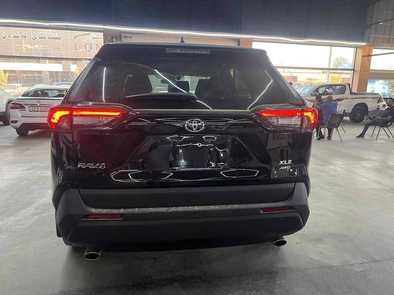 سلام عليكم ، تويوتا راف فور موديل ٢٠٢٤ فوول مواصفات فئة xle awd فتحە ،ماشیە ١١ الف میل فقط سعر ٢٤٥ وبيها مجال ، ***********   ***********
