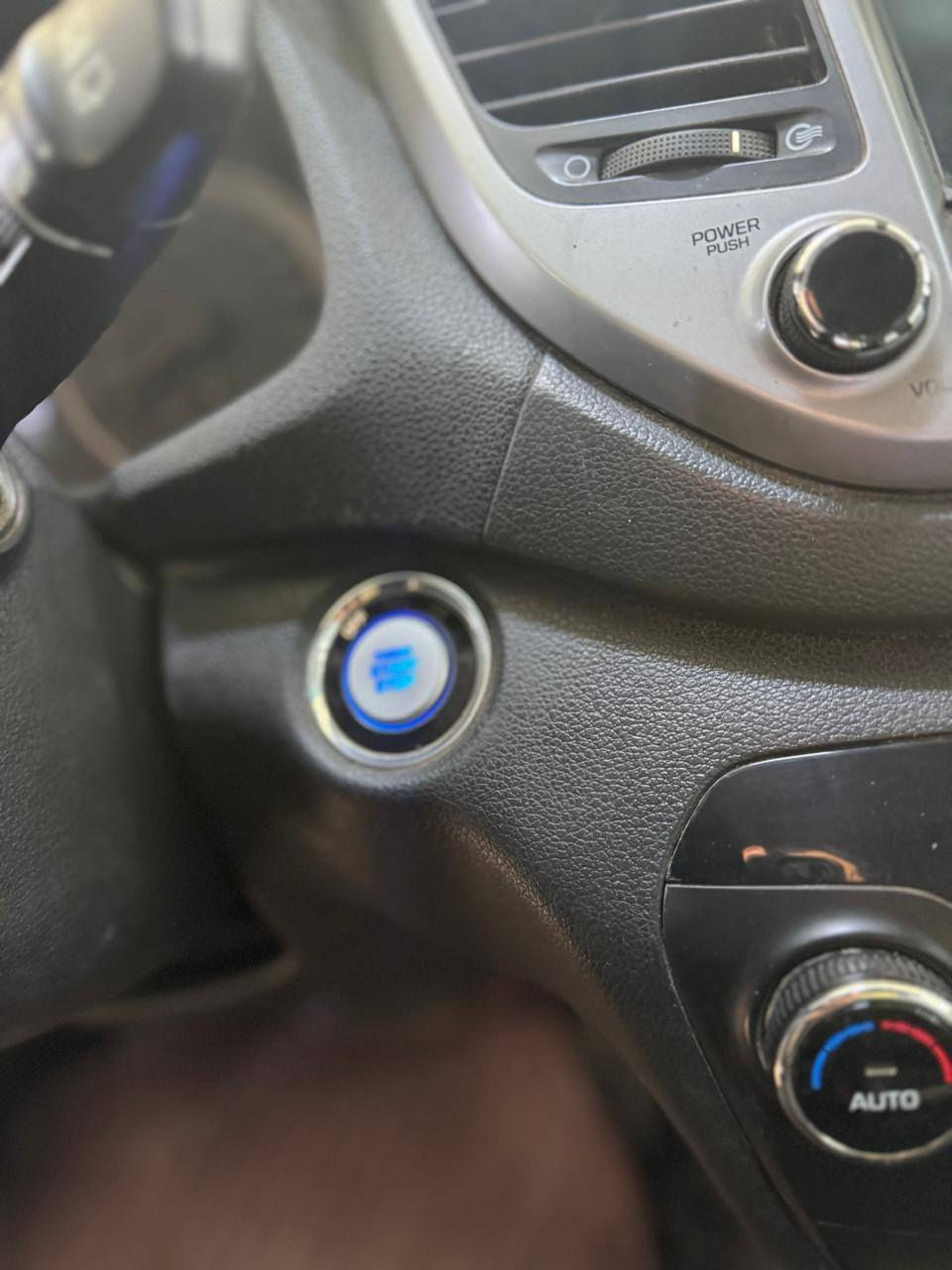 توسان 2019 خليجي محرك كاز ( ديزل ) فوول مواصفات بيها قطعتين صبغ بدون داخل سياره جاهزه گير ومكينه قبل سبوع شادهن مناقصه اي شي بيع او مراوس السعر 127$ مكاني بابل - الشوملي/***********
