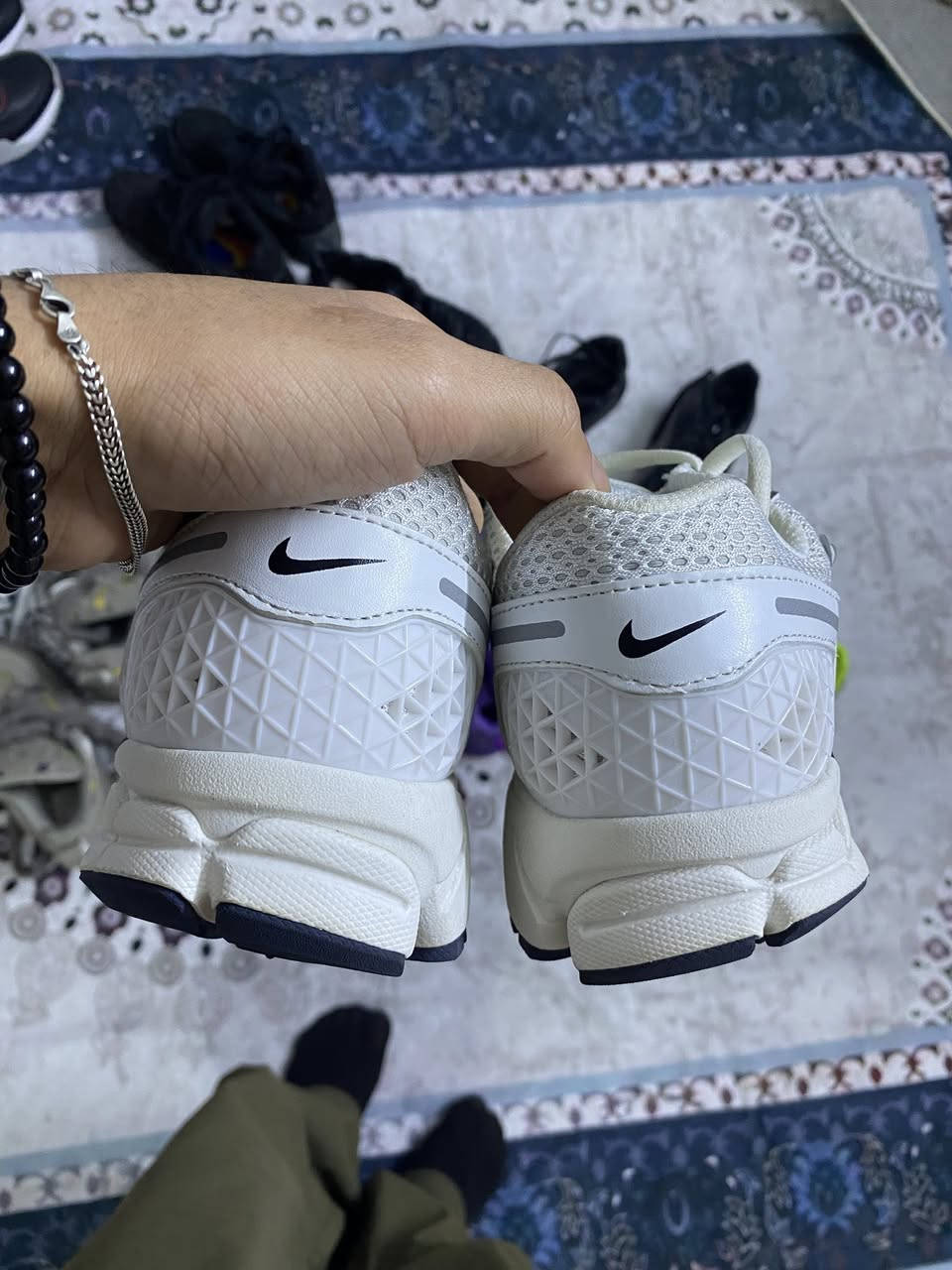 نايك القياس 42 طول القدم 26 ونص ما مستخدم السعر 35الف ***********
