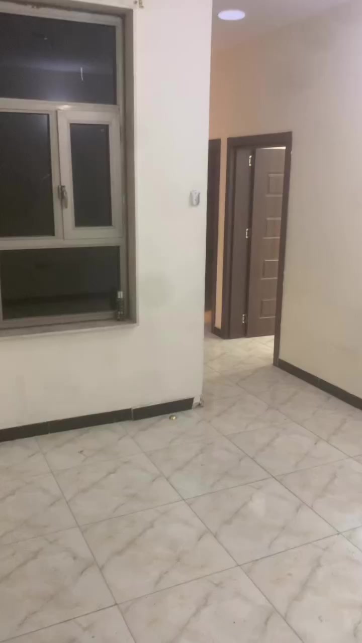 🏠شقه للإيجار في زيونه زيرو فول مواصفات vlp💎
📍الموقع :زيونه محله 710

المواصفات/

✅الشقه طابق ثالث مصعد 

✅تحتوي على ثلاث غرف نوم كبيره 

✅تحتوي على صاله كبيره 

✅تحتوي مطبخ كبير معزول 

✅تحتوي على دوره مياه 💧 1

✅تحتوي على بالكونه مطله على الشارع 

لاستفسار والتواصل على الرقم 

💎خطاب الربيعي للعقار 

***********☎️

🥇شعارنا لسنى الوحيدون لكننا الأفضل 

🔱خبره .وثقه .وشفافية بالتعامل 🤝

📍اختار الصح ….واحنا نكمل المشوار 

✨موقع ممتاز للسكن وفرصه مميزه 

#المتوسط_#مقاولات_#بناء_#ترميم_#صبغ_#Startup_#بيع_#ايجارات
