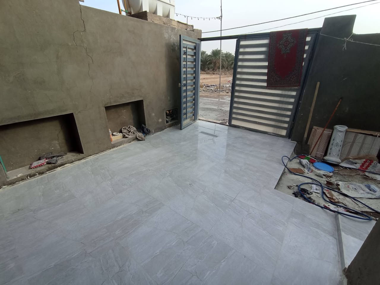 اللهم صل على محمد وال محمد سلام عليكم خلفه سيراميك ارضيات جداري شغل نضيف ودرجه اولى وهذه جزء من اعمالنا ان شاء الله ينال اعجابكم عملنا داخل وخارج النجف للاستفسار الاتصال على الرقم *********** الله يرزق الجميع
