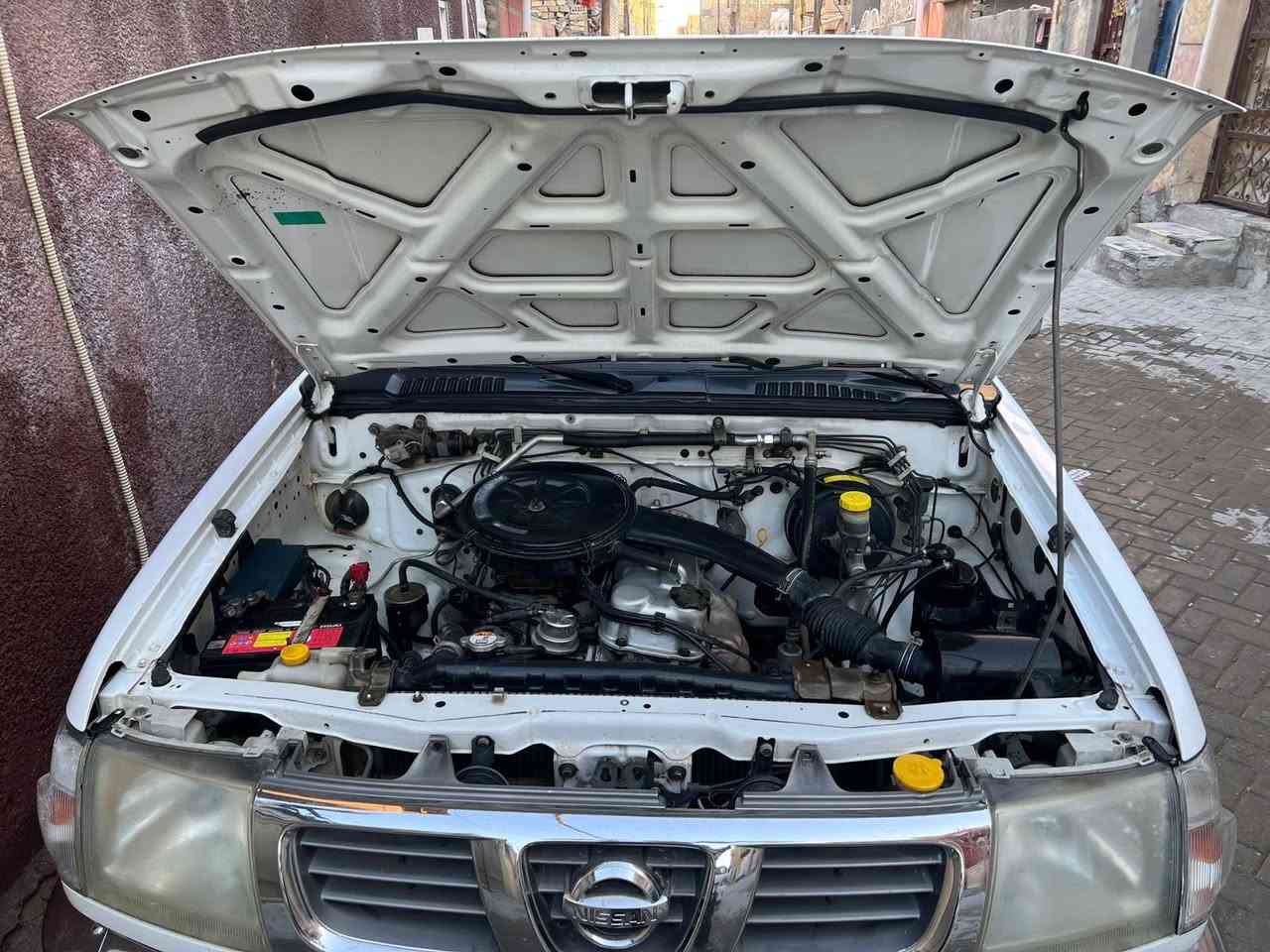 السلام عليكم بيكم نيسان تك خمس حلقات مديل 2002سياره مكفوله كفاله عامه مكينه كير حداديه اكسن  كهربائيات باورإسترين  تبريد وتدفئ  مكفولات من صبغ وتبديل على وضع الشركه بيه ملاحضات/بيه تعمير بارد من صفحه البدي السايق قليل / سياره رقمه بغداد 
سعره:90ورقه وبيه مجال للاتصال على الرقم او الاواتساب *********** 
***********
