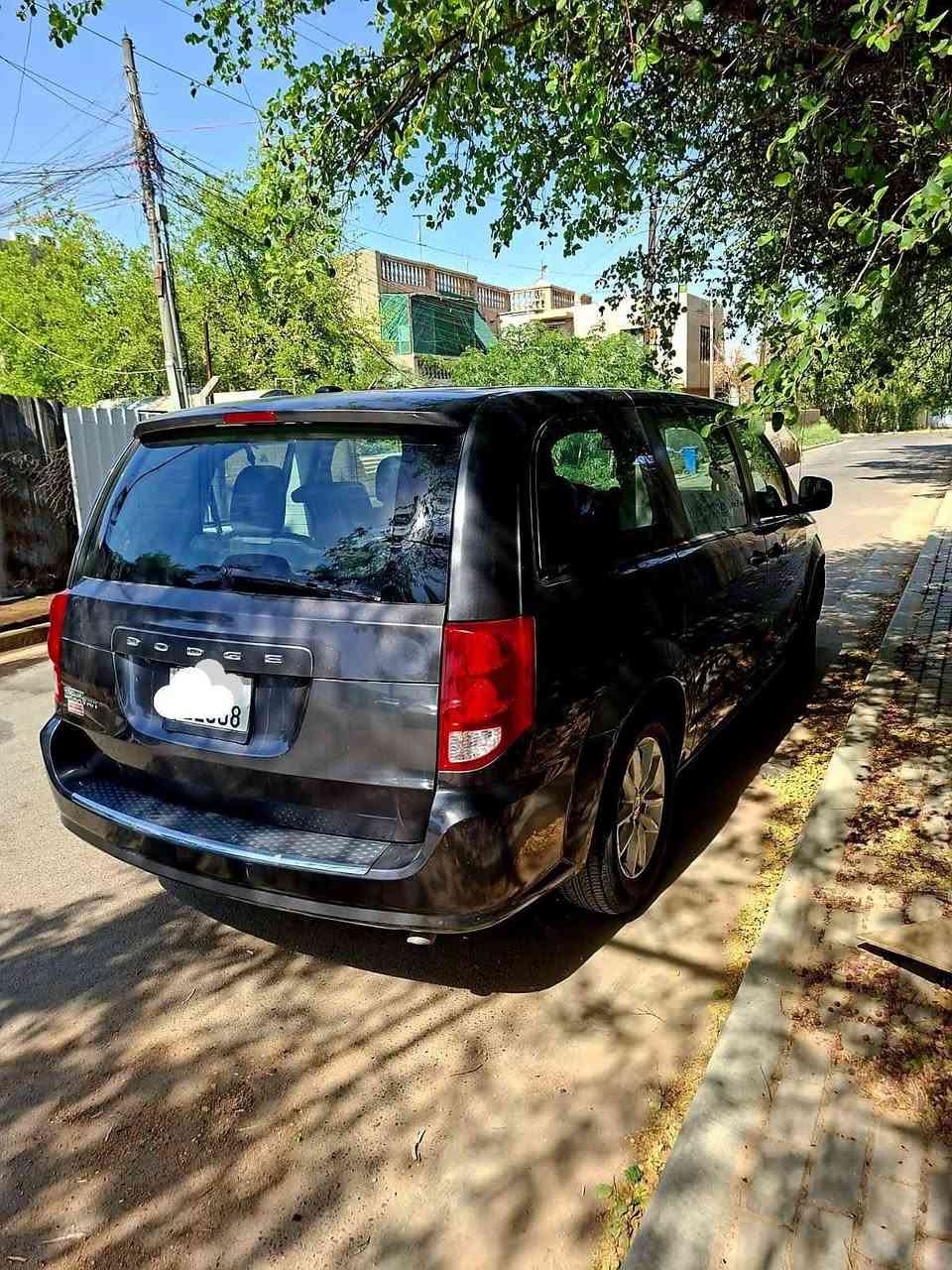 متاح ..
سيارة دوج كرفان كراند 
رقم جديد بغداد 
تبريد ٣ قطع 
تحكم ستيرن 
سياحي 
شاشة سقف 
بيبان وجنطة ميكانيك 
صبغ قطعتين 
موديل 2019 
العنوان بغداد الداوودي 
سعر 175 $
سنوية جديدة  
ارقام جدد 
تخم تاير جدد 
غير متواجد على النت  
هاتف ***********
