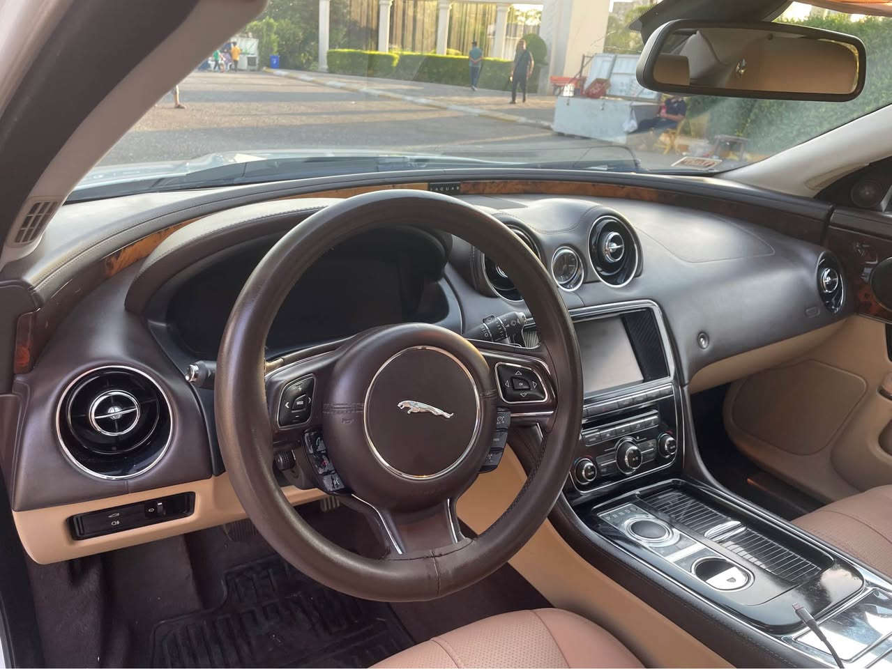 بيع أو مراوس 
سيارة حيل نظيف مثل الشركة
بيع أو مراوس حسب القناعة
جاكوار XJL V6 - 2013
مكينة : 3000 سوبرجارج مرغوب
عدد الأميال : 154 ألف كلمتر
سیارە فول مواسفات
ضرر: ما به أي ضربة بس بابين و جاملغ يم السائق بسبب التيزاب رش أو بخ صبوغ بمب
السعر 150$ و شويه معمله
سيارة خليجية شركة سردار دبل سويج ضمان
گیر و مکینە بشرط
سیارة باسمي سنوية جديدة حتى 2028
رقم جديد هزه جديد 
و سيارة باسمي تحويل مباشر 
مکاني أربیل
***********
***
جاگوار XJL 
2013 
فرۆشتن یان گۆڕینەوە بە سەیارەیەک بە دڵم بێت
سەیارەکە لە سەر دەقی شەریکە ماوەتەوەV6
ماوەی ڕۆیشتن : 154هەزار کیلۆمەتر
بۆیاغ: لای سەکنی دوو دەرگە و هیلالی چاملغی دواوەی لە گەڵ تۆزێک لە چاملغی پێشی بە هۆی پیداکردنی تیزاب پەمپ کراوە 
پستۆن: ٦ پستۆن
بزوێنەر: 3000 سوپەر چارج مەرغوب 
 نرخ /150$ و مامةله
کامێرای دواوە - حەساس - گەرمکەرەوەی کوشن - سلاید - دیاریکرنی خێرایی - شاشە - کۆنترۆڵی پلەی گەرمی ئۆتۆماتیکی - ٦ پەڕەشووت - لایتی پێشەوەی زینۆن - لایتی پێشەوەی لید - کۆنتڕۆڵکردنی خزان - شاشەی داشبۆرد - ڕادار
سەیارەکە ڕادارە فول فول مواسەفاتە 
دوو سویچە شەریکەی سەردارە خەلیجیە 
زۆر لۆکە 
گێڕ و مەکینەی بە شەرت بەناو کردن بە شەرت بە ناوی خۆمە سەنەوی و رەقەم نویە تا ٢٠٢٨
*********** Singapore
