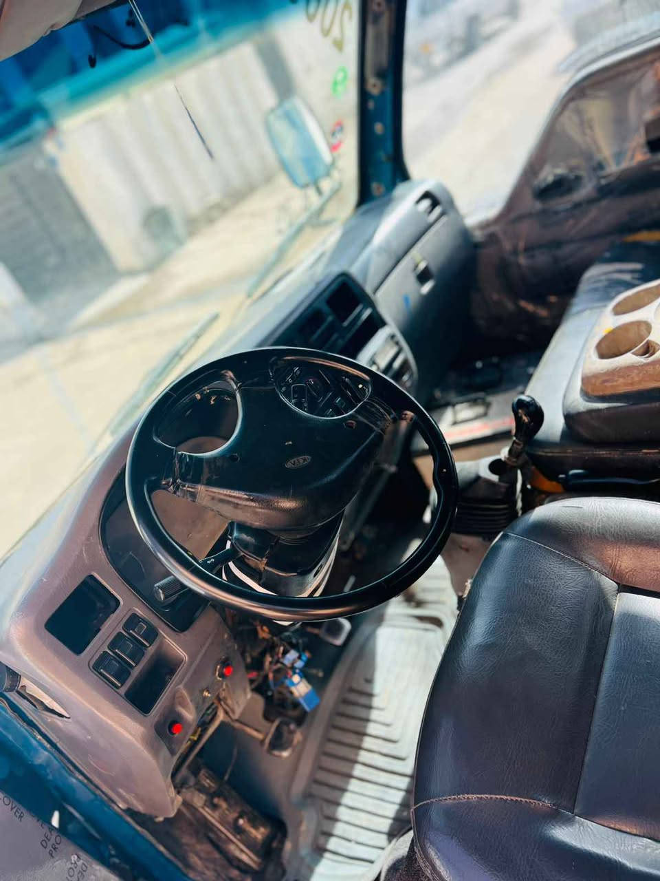 کیا ڤونتیرا مودیل1999 سیارکە مەکینەی 2700عادی رەشە 
سەنەوی اسلی
گێڕ و مەکینە بەشەرت
ناو و دەرەوەی وەک یەک جوانە
سعر//32وەرەقە تۆزێک مەجال
شوێن// هەولیر
***********واتساپ ڤایبر موجود أربيل, العراق
