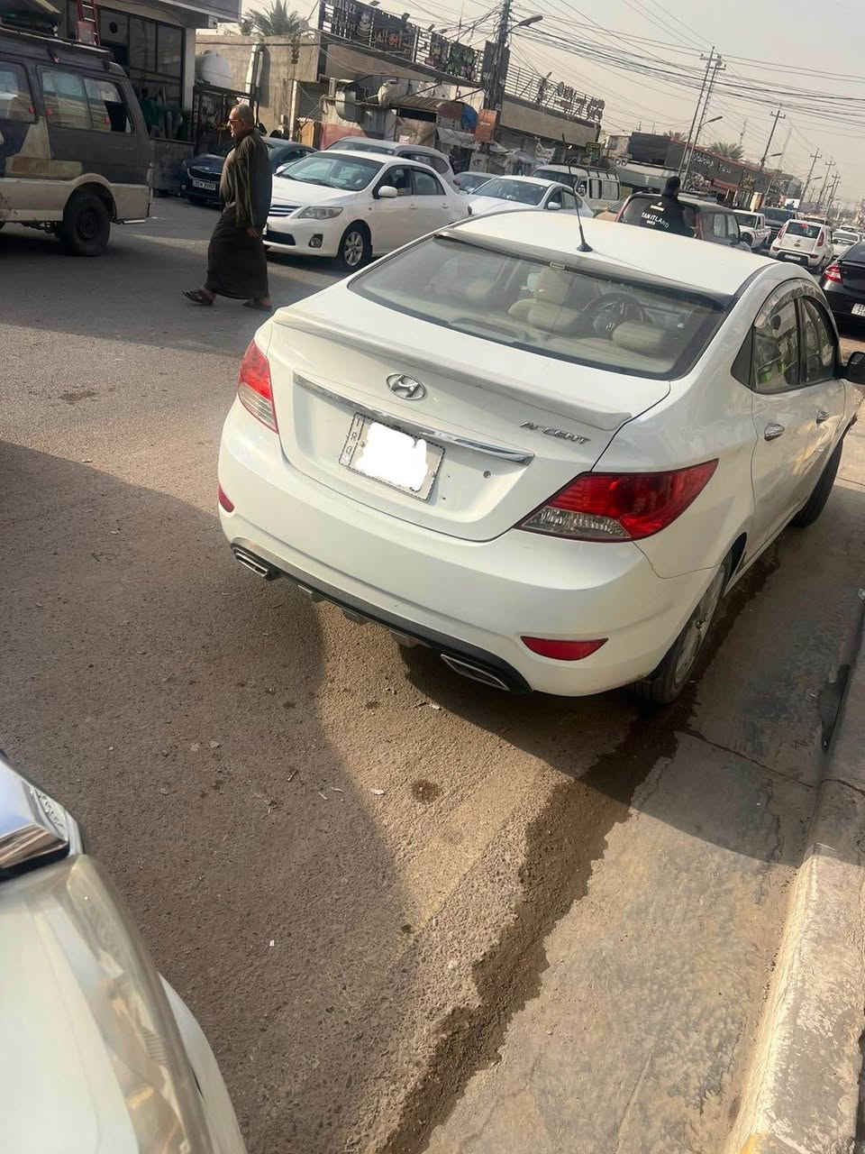 السلام عليكم 
أكسنت خليجي 
موديل 2011 
مكينة 1600 
فول مواصفات 
بيها صبغ جاملغ خلفي عكس السايق أثر شخط
رقم بغداد دولي
المَكان بغداد الدورة 
غير متواجد ع نت 
*********** بغداد, العراق
