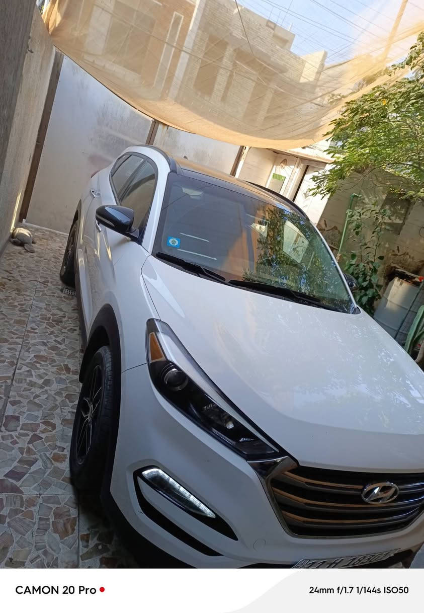 سلام عليكم
توكسان 2018 
ماشية 67 الف كيلو 
رقم بغداد جديد 
بنوراما 
رادار بالمري 
فور ويل
كاميرا 
قطعتين تبريد
محرك تيربو 1600 GDI
صور الحادث موفقة 
السعر 165 ورقة وبيه مجال 
هاتف ***********
