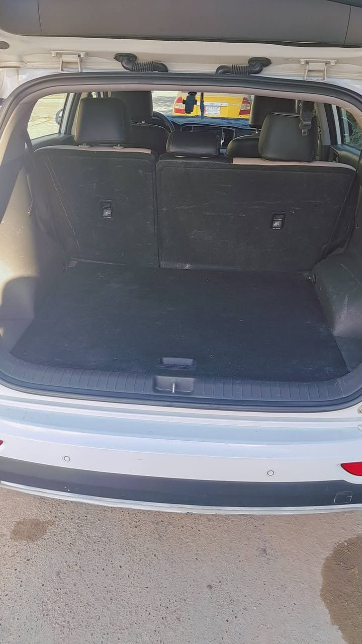 السلام عليكم
للبيع سبورتج خليجية 2016 سنوية ورقم جديد وباسمي فول مواصفات كفالة عامة حتى الدعاميات بستثناء بارد بسيط وممبين 
بانورما 
بصمة 
فور ويل 
سايد بريك بصمة
مري شفط 
حساسات أمامي وخلفي وكاميرا 
اوتو هولد 
مود درايف 
سماعات gbl
إشارة ترحيب
مانع انزلاق 
رادار 
ماشية 117
محرك 2400gdi
 السعر 168
للتواصل ***********
