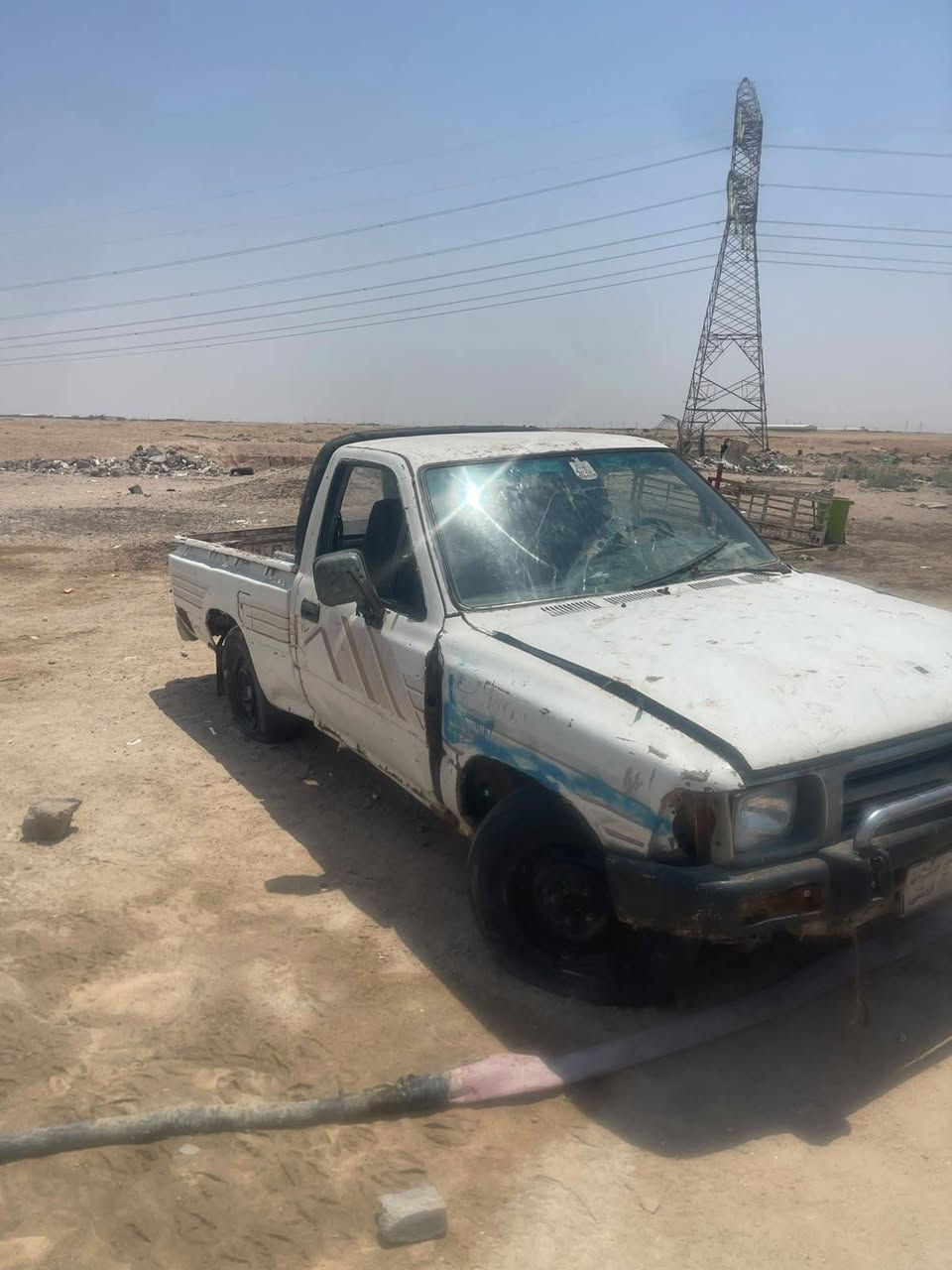 سلام عليكم  سياره البيع موديل 91مكينه كروسيده كير 4رقم مثنى اصفر سنويه صاقطه سياره واكفه عوزه ملاحضات الستفسار ***********
