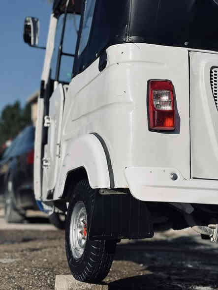 سلام عليكم تكتك للبيع موديل21 شهر11 مرقمة إنكليزي بسمي هزة جديدة محرك مكفول اكسل مكفول كهربائية كاملة السعر 7ملاين وبيه مجال حك الجية المكان بغداد المحمودية الانتصال على***********
