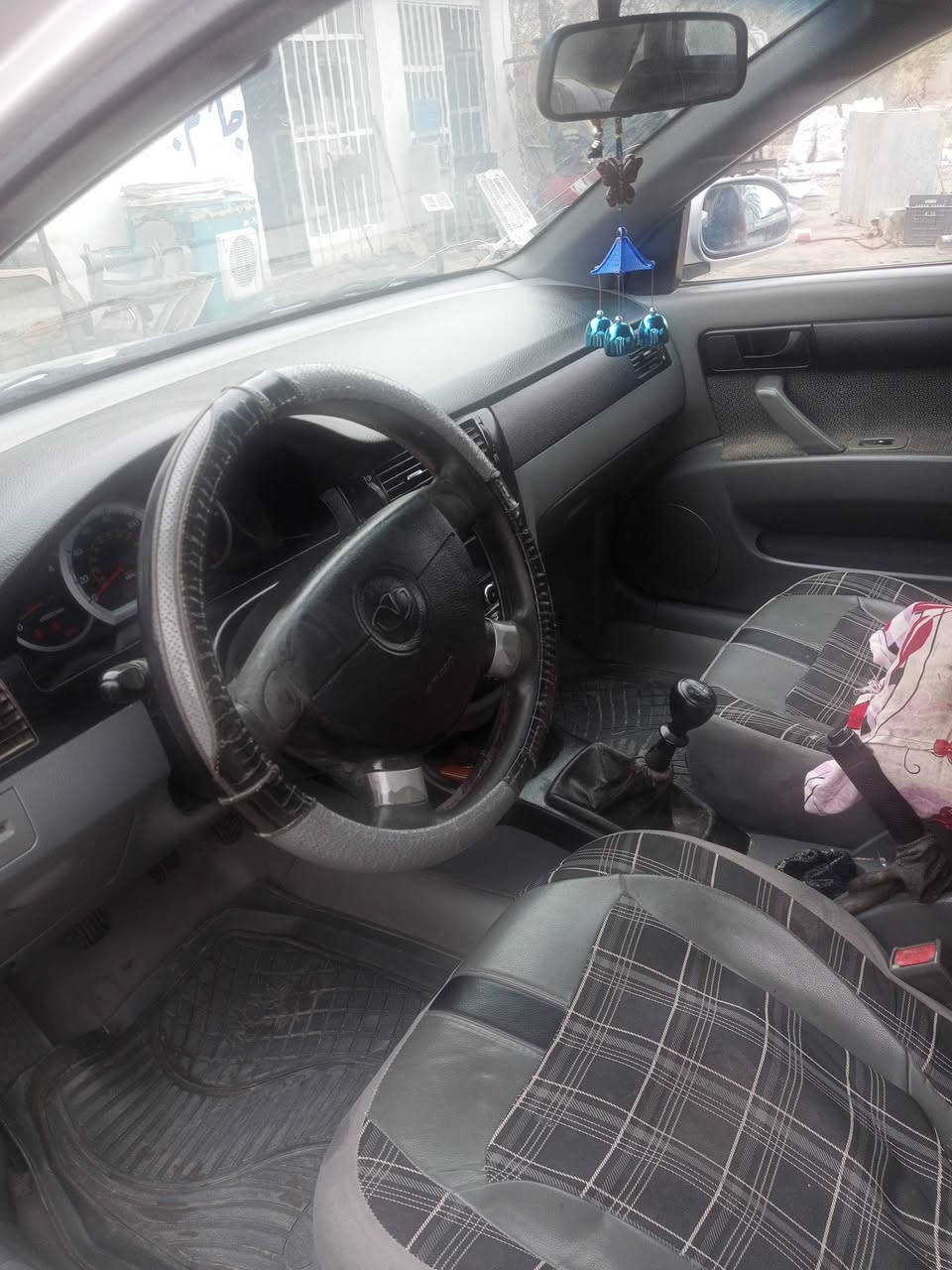 السلام عليكم ورحمه الله وبركاته 
دايو لاستي للبيع موديل 2008 كير عادي رقم ديالى الماني باسمي السنوية ساقطة قبل شهر السيارة كما موضح بالصورة السعر 45 وبي مجال 
للاستفسار اكثر الاتصال ***********
متوفر واتساب
