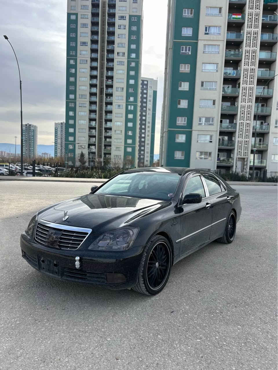 شاهینەی مووس 
ڕۆیاڵ ٢٠٠٥
گێڕ و مەکینە بچوک 
تەبریت سارد و گەرم مەزبوتە 
دوو دوگمە
شاشە 
برێکی بەستراوە 
تایە و ویلی سپۆڕت
سەیارەکە بەس ماشااللەی ئەوێت کامل مەسرەف کراوە 
هەموو گیانی بە شەرت 
شوێن سلێمانی 
سیعری ٥٨گەڵا و مەعامەلە
رەقەم *********** السليمانية, العراق
