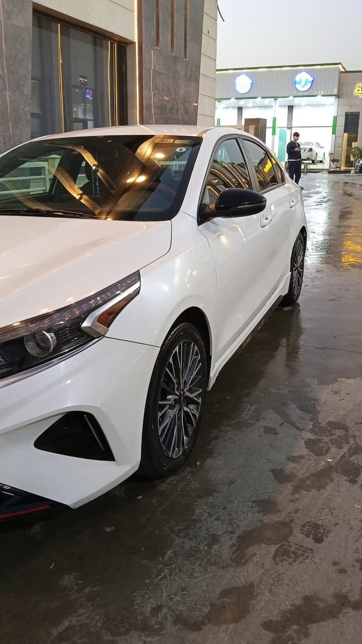 فورتي جيتي لاين  موديل 2023بدون ايرباك  بدون دواخل  محرك 2000 دوش الحادث موضح بل صور مواصفات بصمة وتشغيل عن بعد ورادار امامي وسايد بريك بصمة ولشاشة جبيرة ورادار جانبي ولايتات زنون بك لايت لد توقف ذاتي اشاير بل مري قيادة ذاتية  والايرباك -السيارة مكاني بغداد اي ستفسار اتصل ***********
