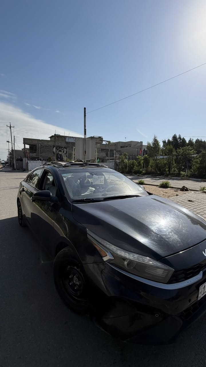 السلام عليكم فورتي 2023 بيها صفحة سايق وبنيد كفاله كير محرك وتبريد وشواصي ولغود سياره جديده ودوشمه عام وكاعيات وتخم تاير وصدر سعرها 120 وبيها مجال مكاني بغداد جديده ***********
