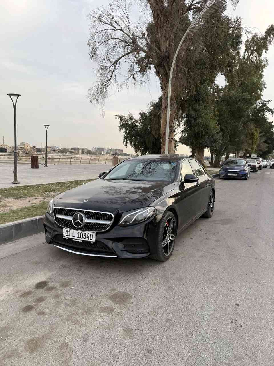 السلام عليكم 
مارسدس 
E300
اسود 
فول مواصفات 
2019 model
(٤ قطع صبغ 
بغداد دولي تحويل ثاني يوم
سعره ٢٣٩ قفل مال بيع او مراوس 
للاستفسار 
*********** واتس
