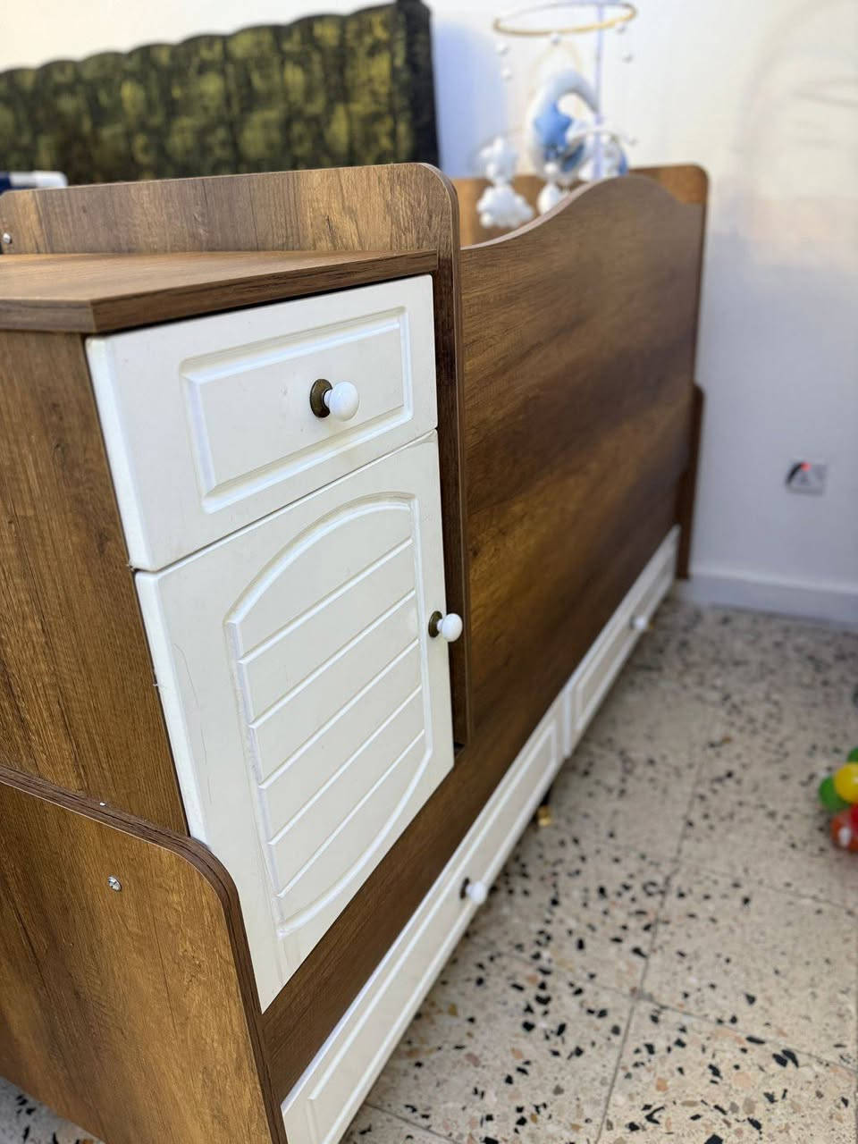 سرير اطفال للبيع مستعمل جدا قليل وجديد
للاستفسار المراسله خاص او الاتصال على الرقم ***********
