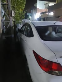 اكسنت خليجي بها قطعتين بونيت نص جامرخ سياره 2012 بس مكتوب بالسنويه 201...