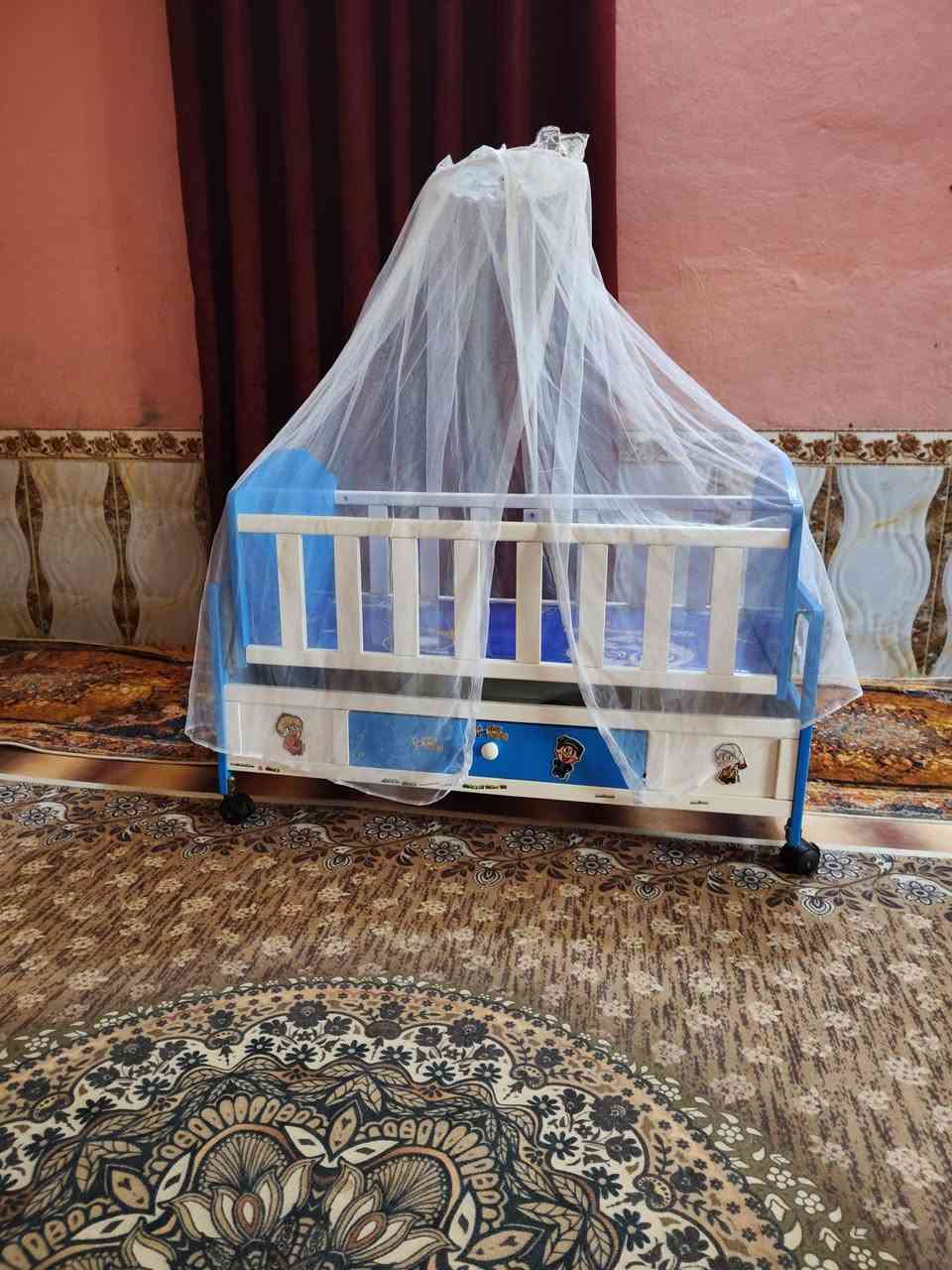 كاروك للبيع السعر 55 وبي مجال جديد جدا للاستفسار الاتصال علئ الرقم ***********
