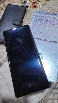 للبيع جهاز تكنو كامون ٤٠ برو جهاز غني عن التعريف ذاكرته ٢٥٦ رام ١٢ +١٢...