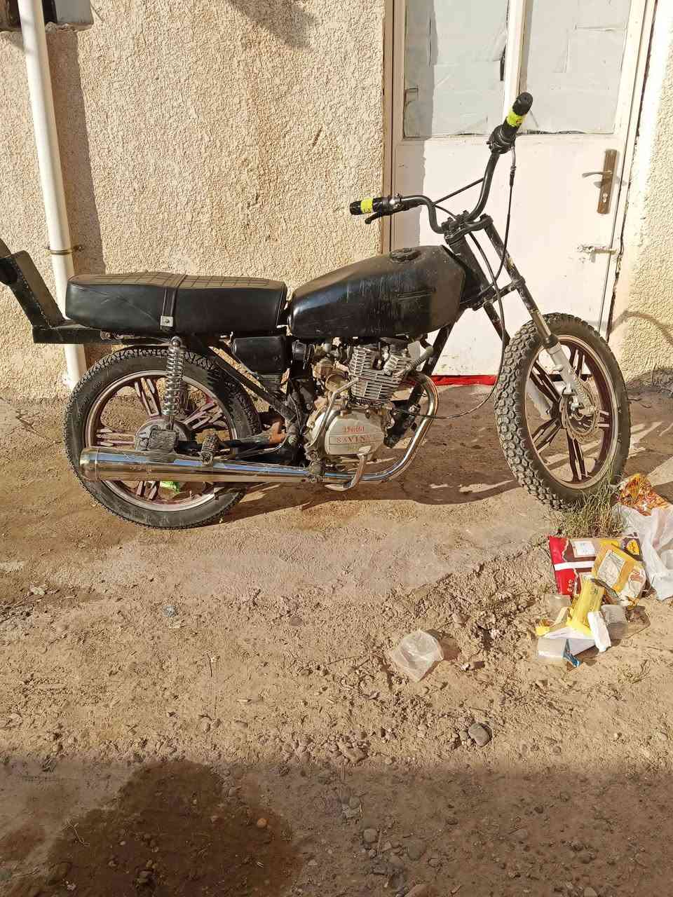 إيراني 5كير للبيع مكينه فول نشطه السعر ٣٥٠ وبيها مجال شي قليل واتساب *********** او خاص هنا
شغاله بس البركه مال الزنجبيل اليول الخلفي
