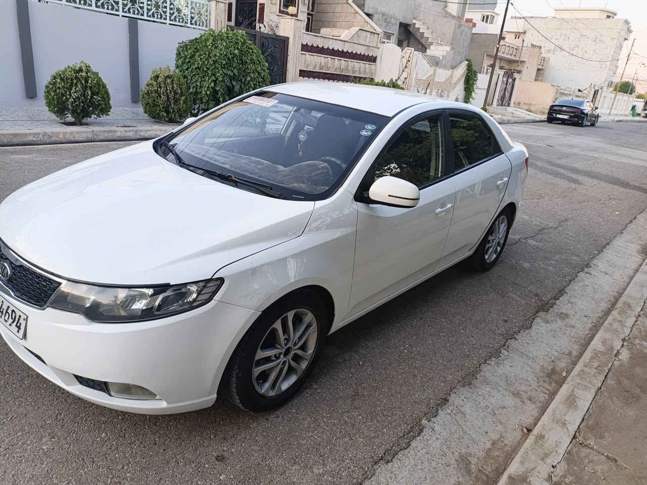 بسم الله الرحمن الرحيم
تحية طيبه للجميع 

 كيا سيراتو موديل  kia 2012 توماتيك   
مكفوله
   گير ومحرك شرط مامفتوح
 سياره نظيفه مال بيت 
تبريد ثلج 
اشارات بالمري 
رقم اربيل سنويه  نهاية 2026 
شرط التحويل 
الضرر  بابين مبدل شركه 
عليها غراما 100 دولار ينزل من السعر 
السعر 95 وبيها مجال
الاتصال ***********
***********
