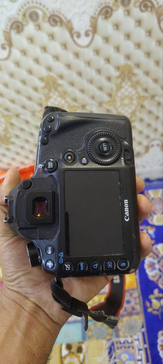 بيع مستعجل  كامره 5d كانون  مارك !!! معه ملحقات حزام تكف رام  معه بطاريه اضافيه  بسعر ٦٥٠بيها مجال  حك الجيه 

بدي فقط   نضافه ٩٥ مكاني نجف


**إذا كنت صاحب هذا الإعلان وتريد حذفه لأي سبب، رجاءا أرسل رسالة إلى الدعم الفني**