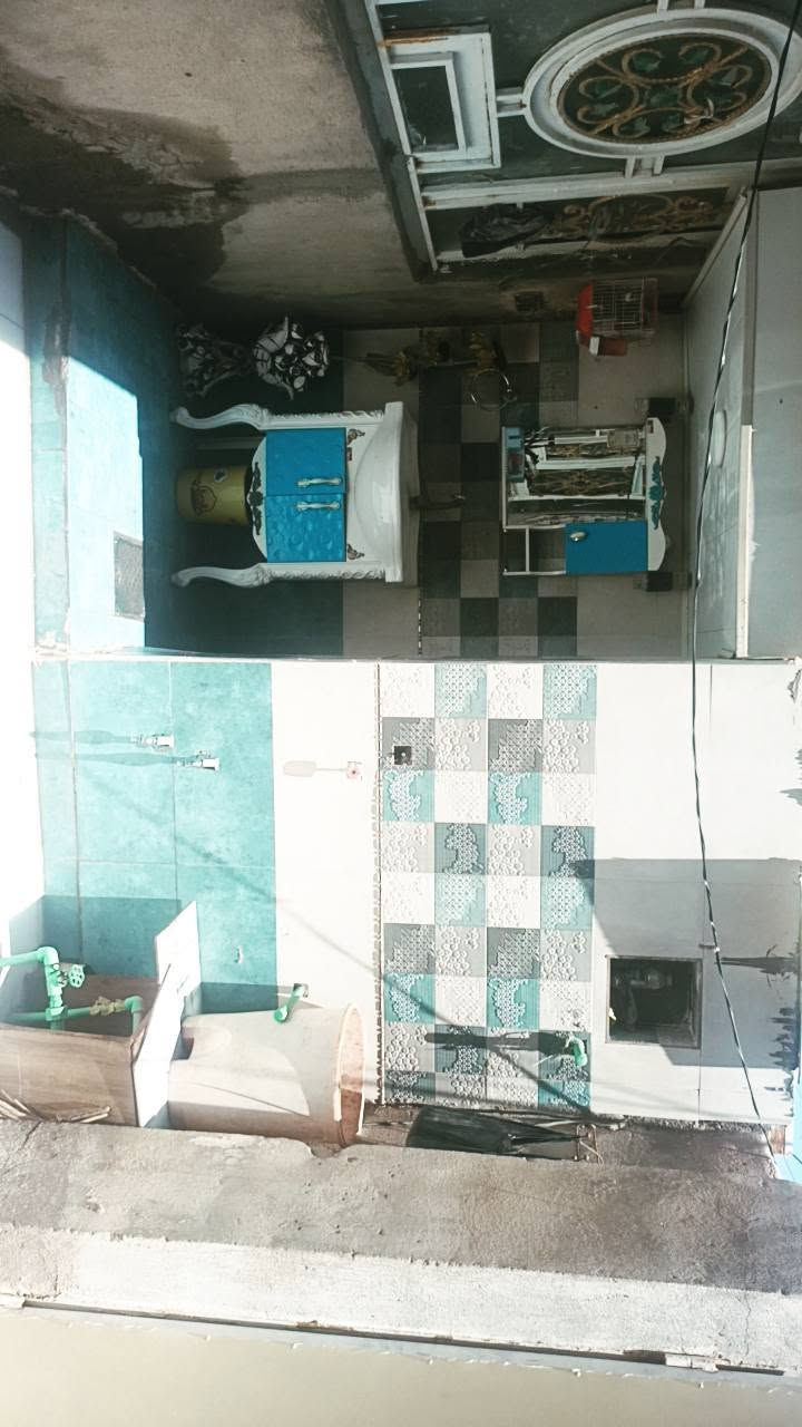 بسم الله الرحمن الرحيم 
دار للبيع حي المرتضى  قرب الجامع الاصفر مجاور روضه حيدر الكرار الاهليه 
ثالث بيت عن الشارع العام 
المساحه 100 متر 
يحتوي صاله كبيرة واستقبال وغرفه نوم 
ومطبخ ومجمع صحيات داخلي وخارجي 
علما البيت بناء حديث 
السعر 59 قابل للتفاوض 
للاستفسار 
***********
