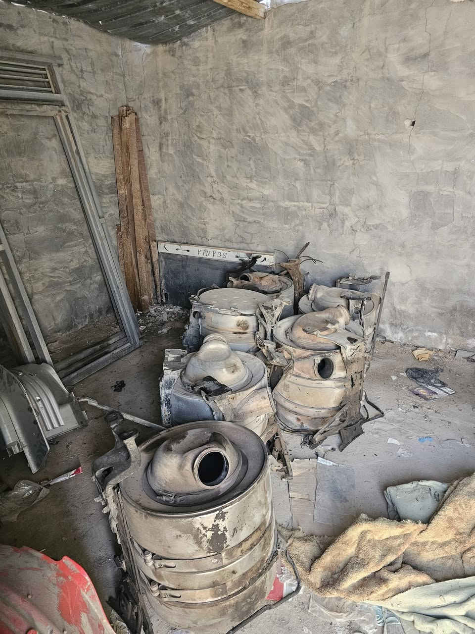 صالنصا كزوز اسكانيا للبيع سعر اتصل عل رقمها انا مكلف بالنشر ***********
