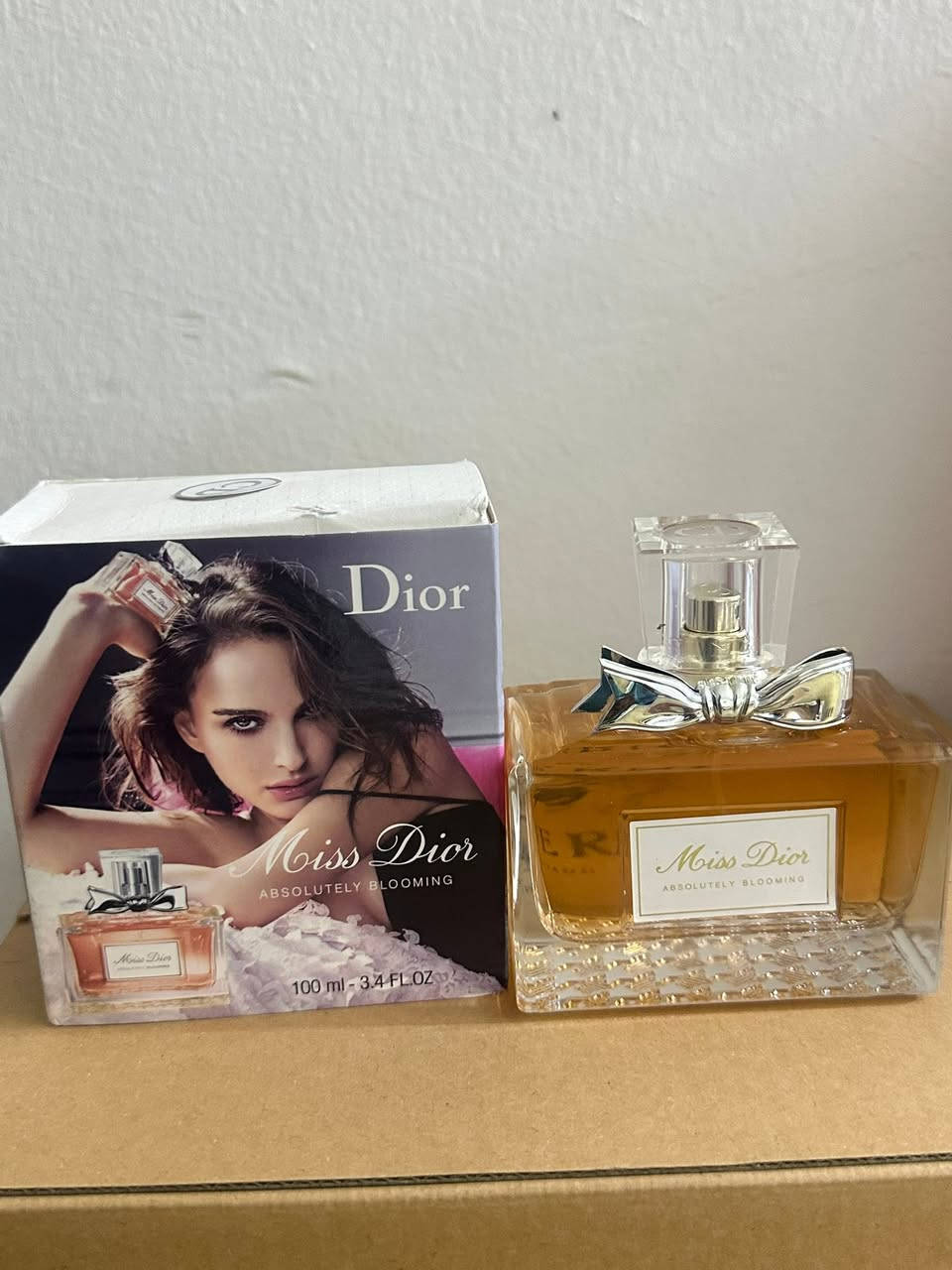 عطر مس ديور الأصلي مرشوش منه ٤ رشات سعره ٦٥ وبي مجال


**إذا كنت صاحب هذا الإعلان وتريد حذفه لأي سبب، رجاءا أرسل رسالة إلى الدعم الفني**