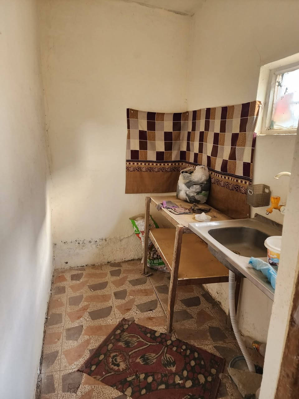 ,بيت للبيع  سعر ب ٧ونص
 مساحه ٧٠متر  سند 25 مداور بأسم المشتري  مشموله بالتطويب 
العنوان البو جاسم خلف الحضاره شارع ابو وائل 
الاستفسار أتصل  ***********+*********** واتساب او مراسلة الصفحة ***********
