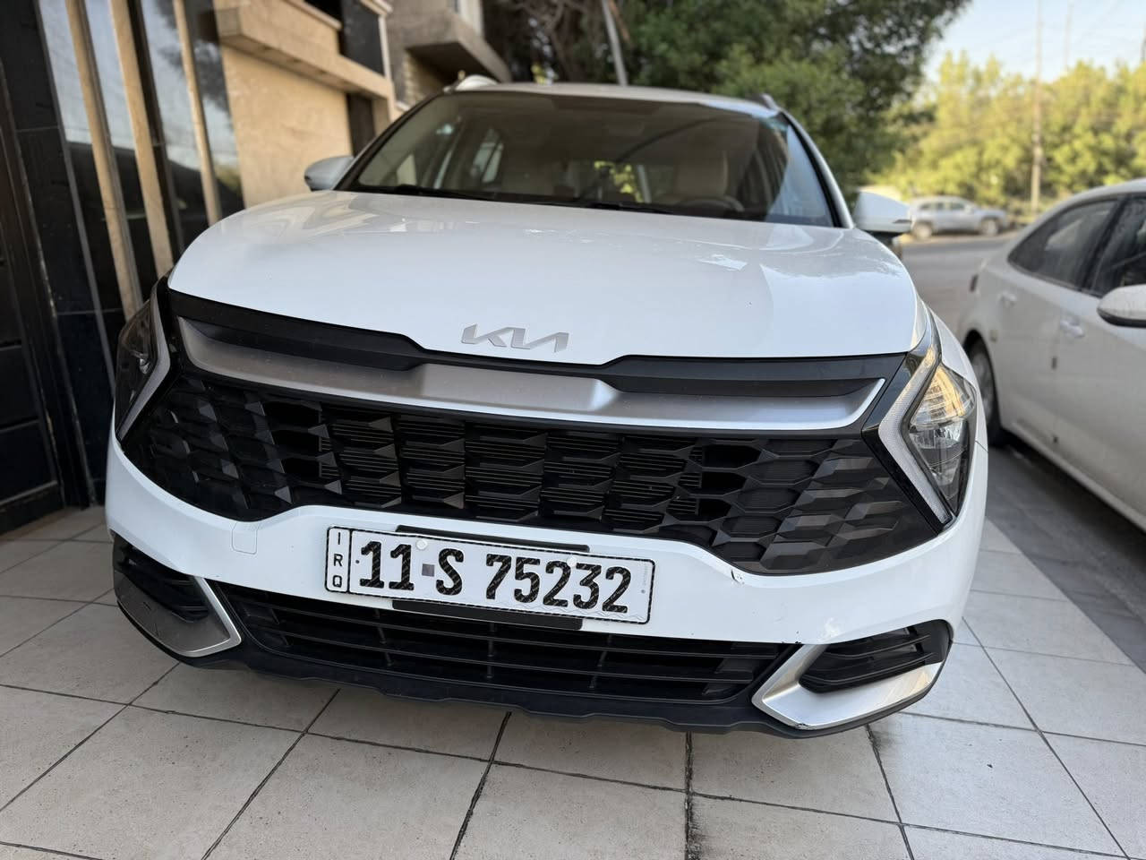 كيا سبورتج موديل 22 خليجي
مري شفط 
تبريد قطعتين 
نص فول 
ماشيه 35 الف 
رقم بغداد بأسمي 
مكفوله عدا رصعه بسيطه بالباب الخلفي 
سياره جاهزه من كلشي متصرف عليها ربع 
مكاني شارع فلسطين 
السعر 205$ وبيها مجال بسيط 
‭0773 301 9981‬
