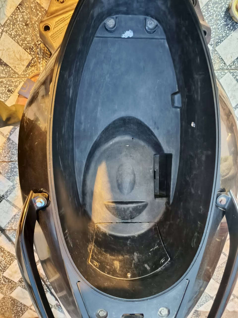 سلام عليكم دراجه جيتي ار حديث كفاله عامه الدراجه رمبه الدهن كله موتر وبانزين محسن  مكاني البلديات الرقم ***********
