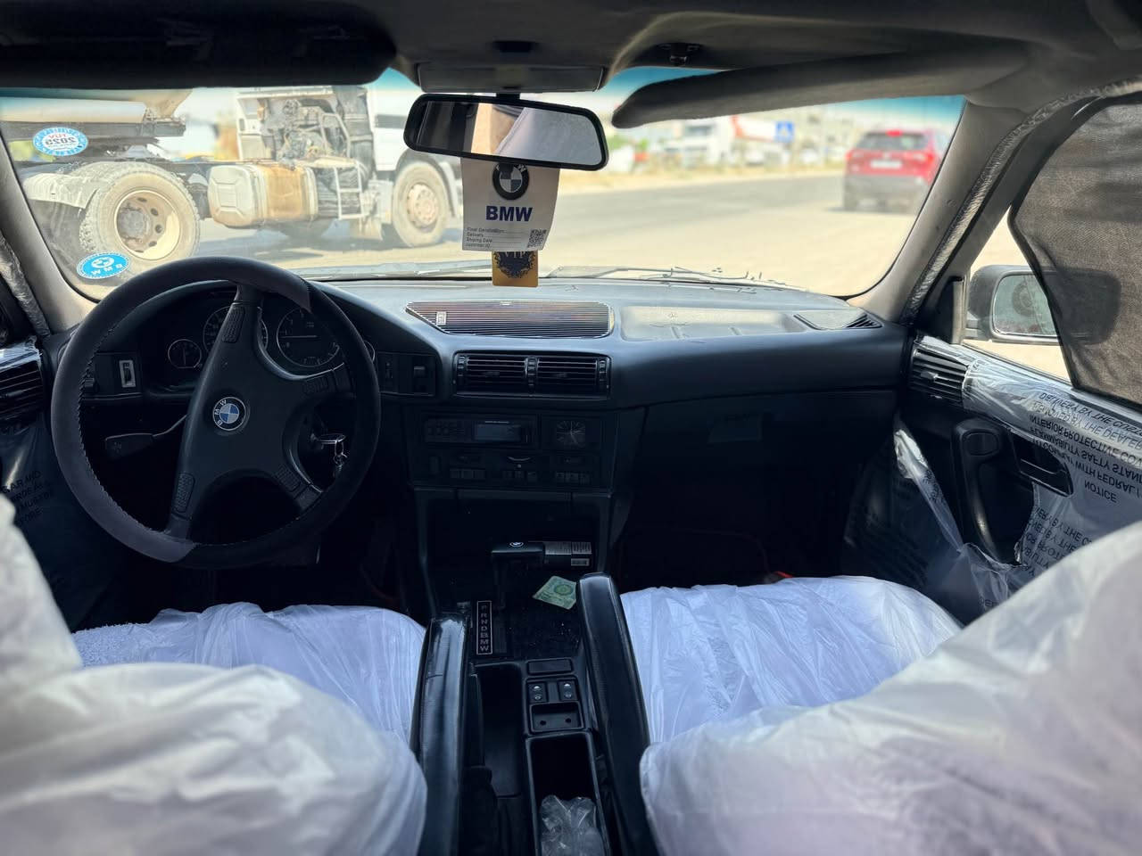BMW 
موديل 90 كير محرك شرط رقم سليمانيه الجديد شرط التحويل بطاقة بانزين بي سياره جاهزه ربع ماتصرف عليها تايرات تبريد ثلج السياره صبغ عام بدون حادث بس يحتاجله بوليش محرك 525 مسكر للاستفسار اكثر *********** السعر 68 وبي مجال بسيط حگ الجيه كركوك, العراق
