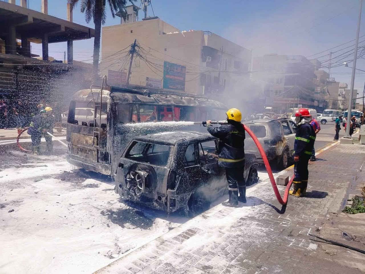 هم سايق وهم احتركت سياره وهم احتركن سيارتين وياهه وفوك ضيم هسه هوه حاليا بسجن الناس نفجعت وتريد فزعه اهل النخوه وانتم اهلاً لها هاتف اقرب شخص لل اخت  ***********
او لل استفسار اكثر اخوكم وسام الربيعي

