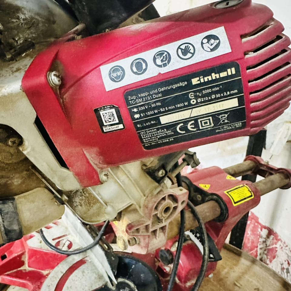 كتر باله مستعمل نضيف كلش مال المنيوم كافه لاستعملات موجودبالشاميه رقم التلفون ***********اومراسله عل الخاص سعره ١٢٥
